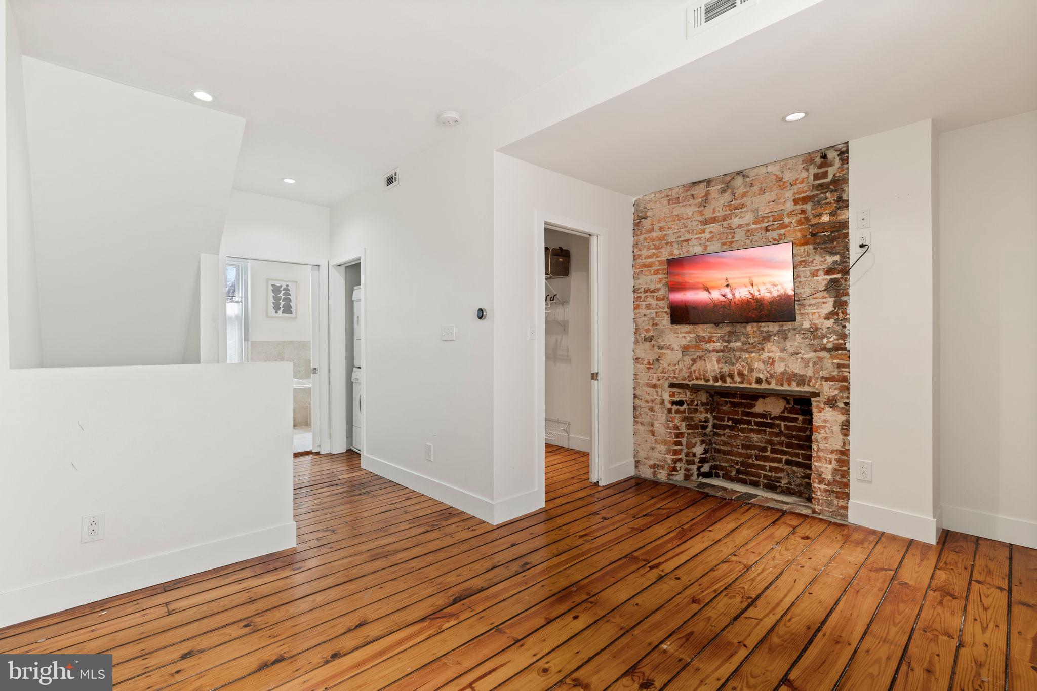 WASHINGTON SQ WEST - Residential Lease