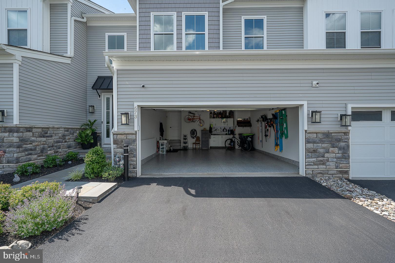 CREEKSIDE AT BLUE BELL - Residential