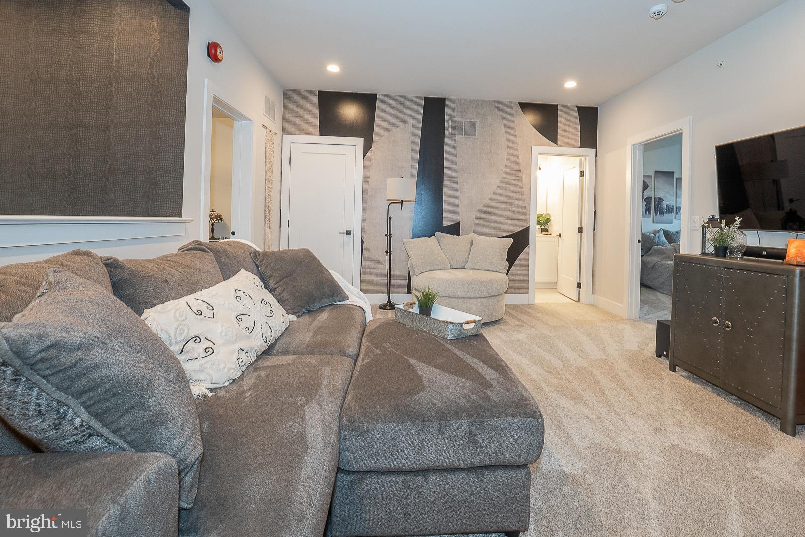 CREEKSIDE AT BLUE BELL - Residential