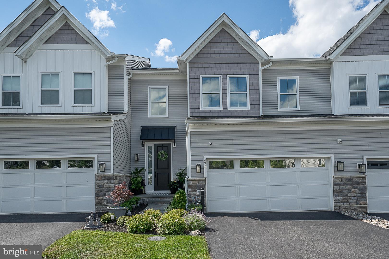 CREEKSIDE AT BLUE BELL - Residential