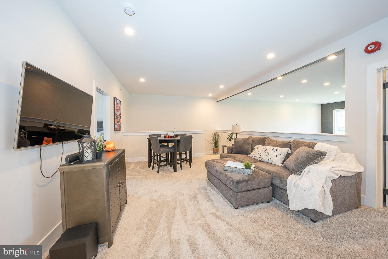 CREEKSIDE AT BLUE BELL - Residential