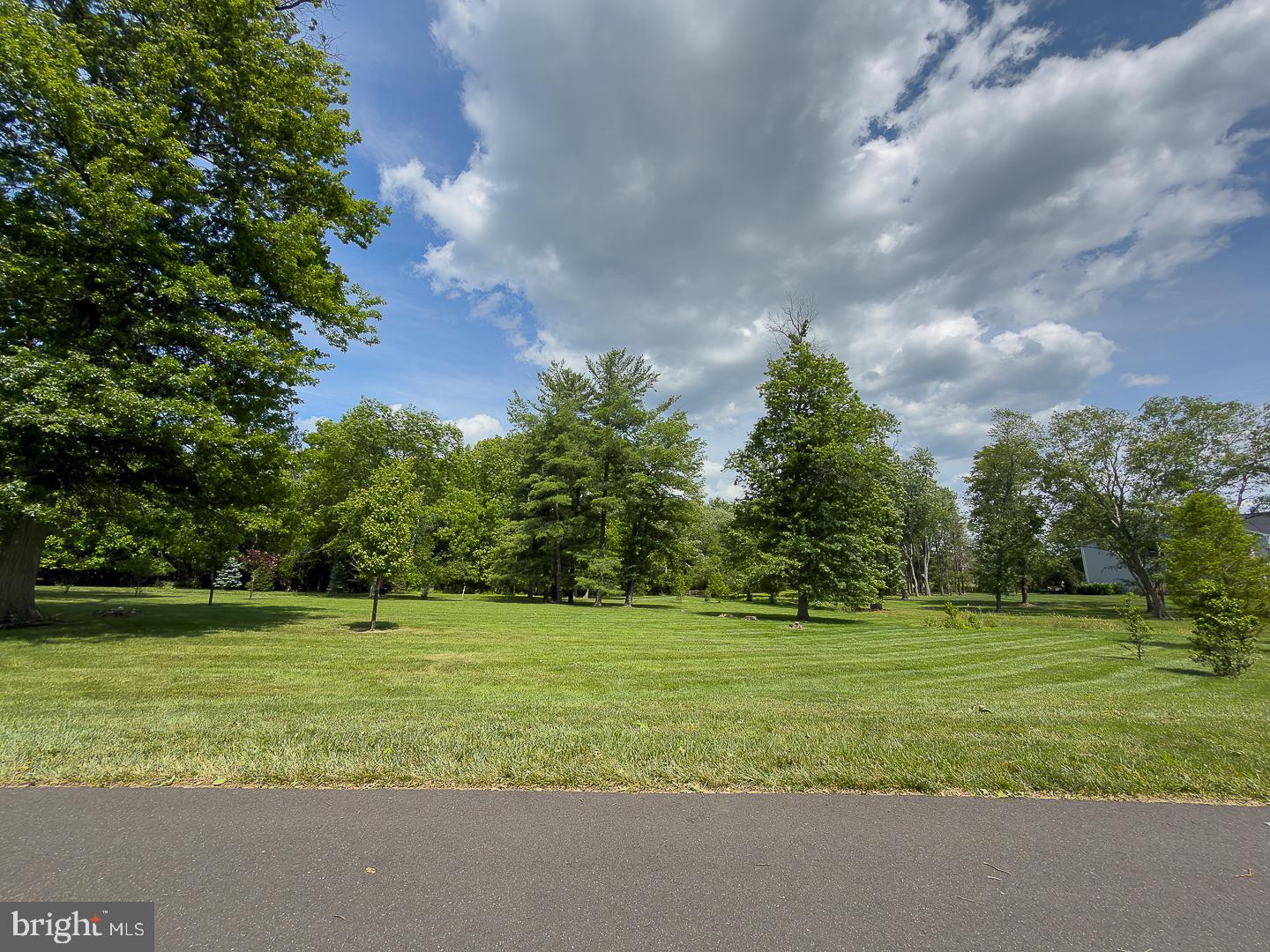 CREEKSIDE AT BLUE BELL - Residential