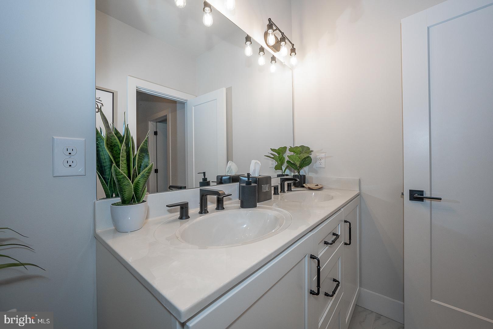 CREEKSIDE AT BLUE BELL - Residential