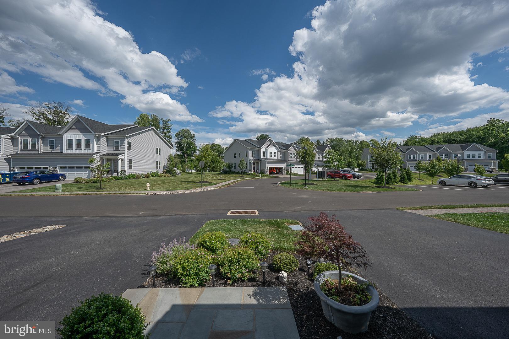 CREEKSIDE AT BLUE BELL - Residential