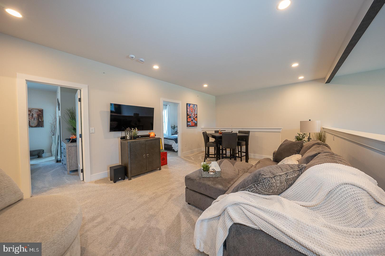 CREEKSIDE AT BLUE BELL - Residential