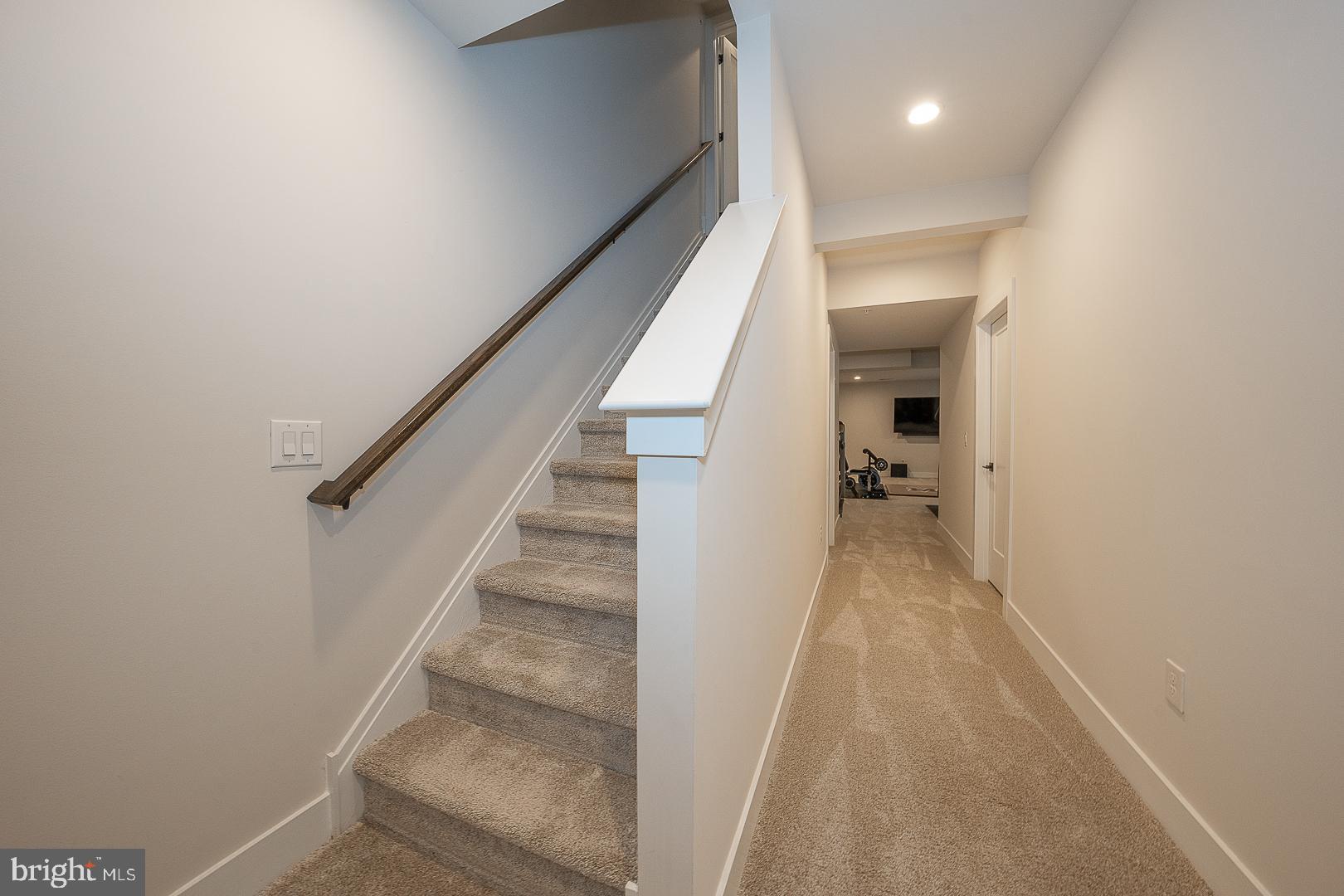 CREEKSIDE AT BLUE BELL - Residential