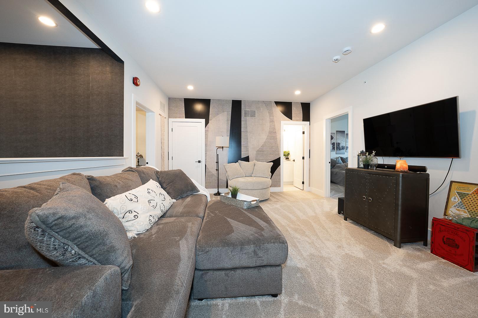CREEKSIDE AT BLUE BELL - Residential
