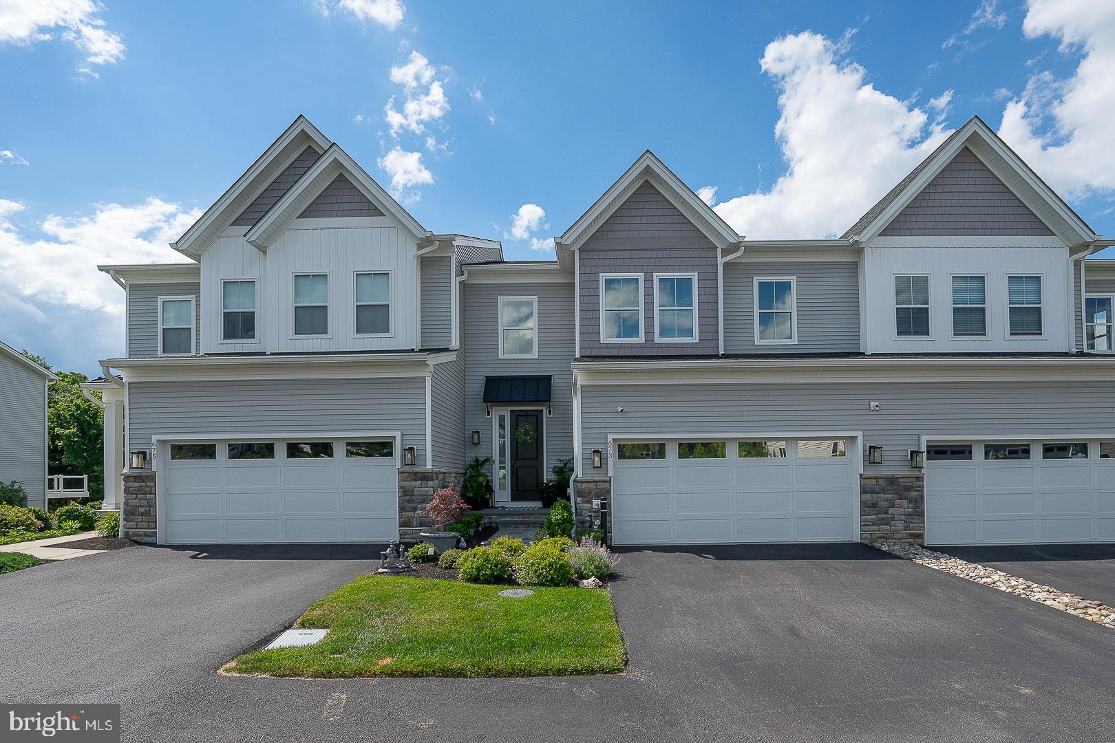 CREEKSIDE AT BLUE BELL - Residential