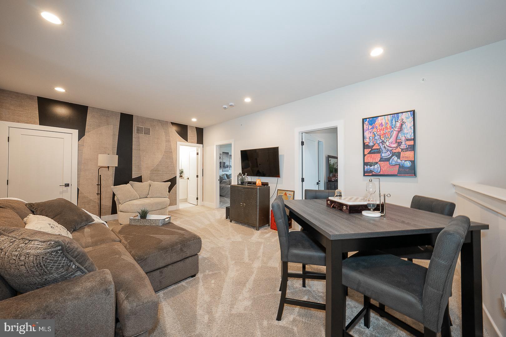 CREEKSIDE AT BLUE BELL - Residential