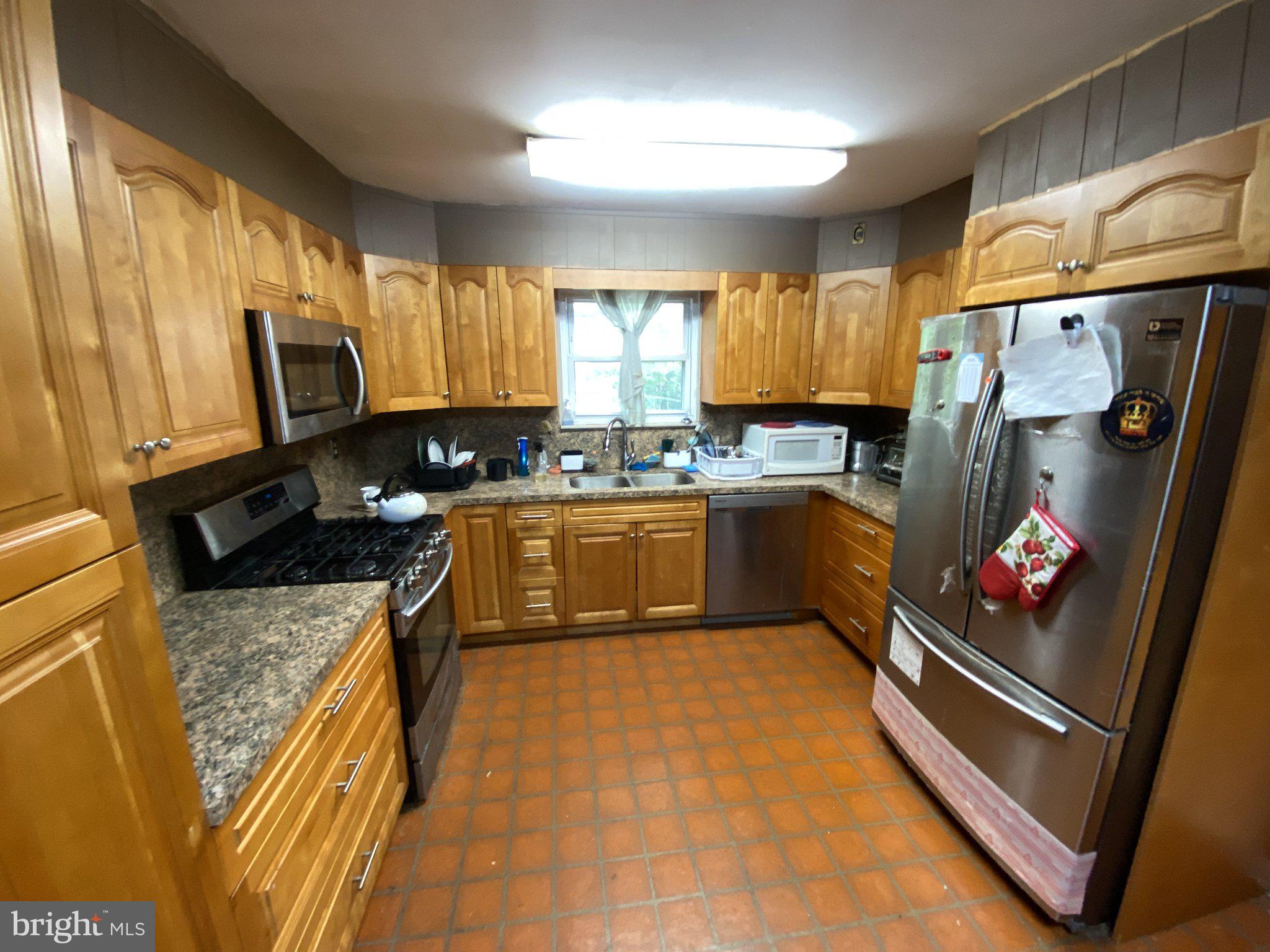 REGENCY CONDOS - Residential