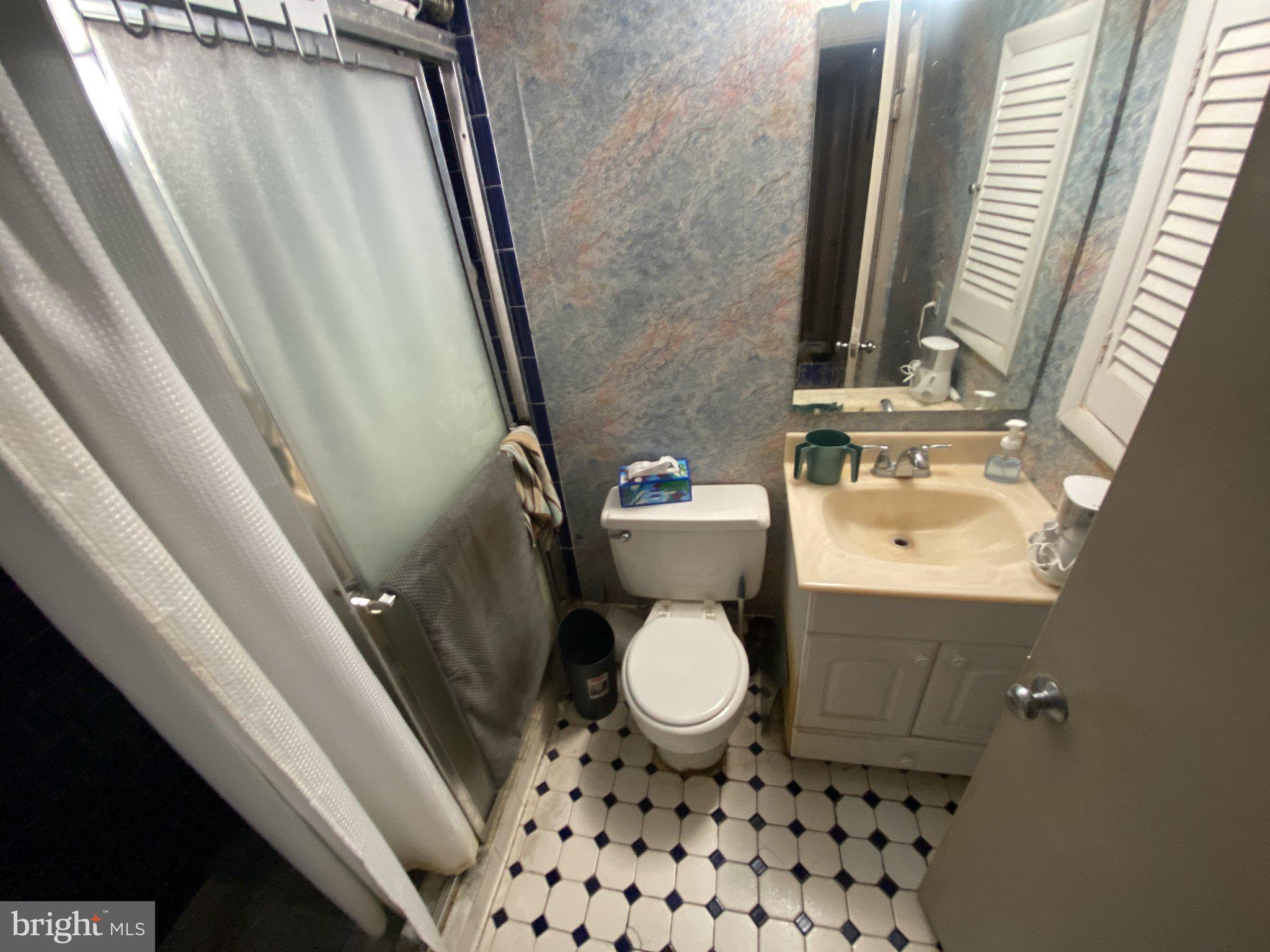 REGENCY CONDOS - Residential