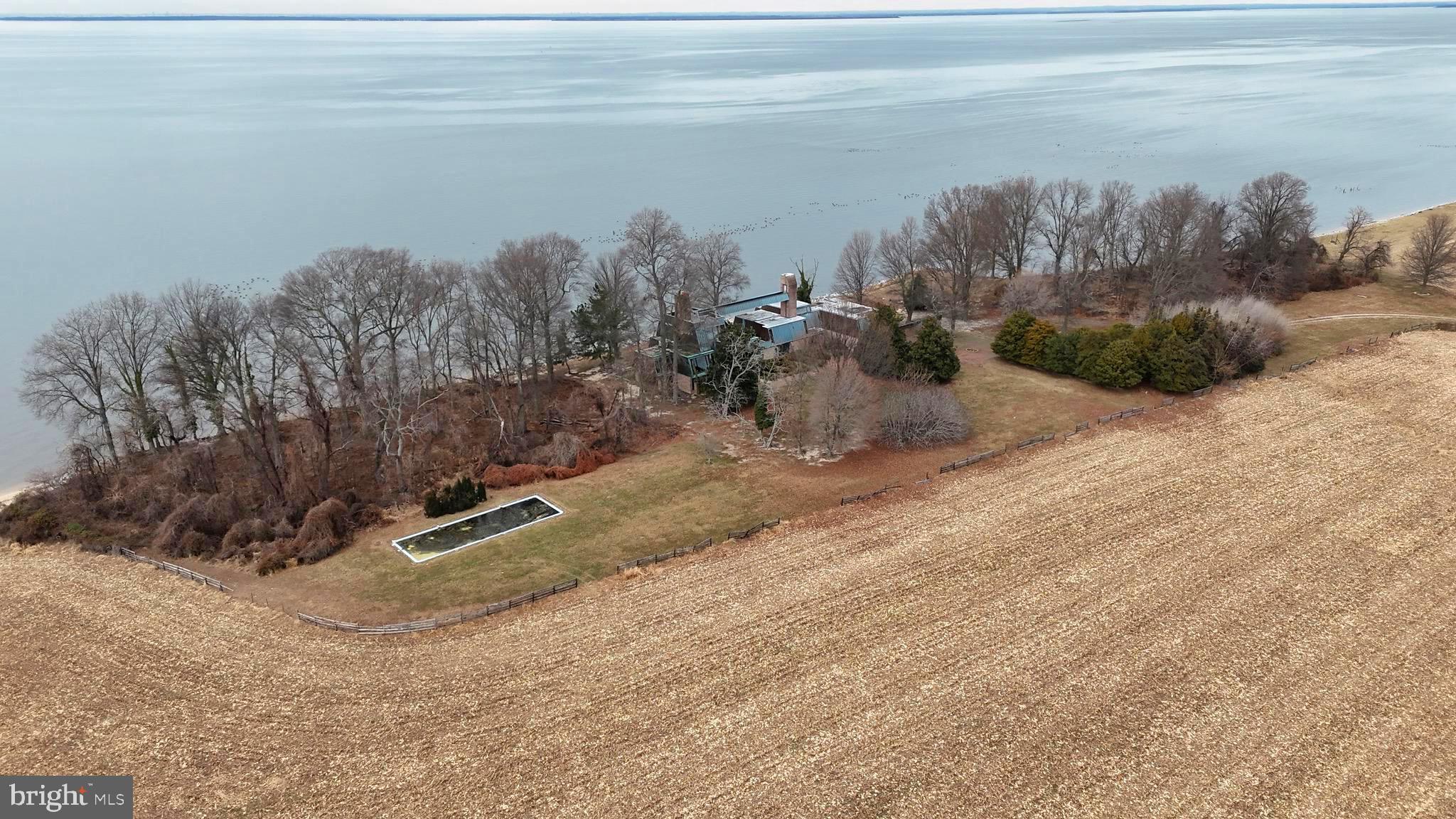 ROCK HALL - Farm