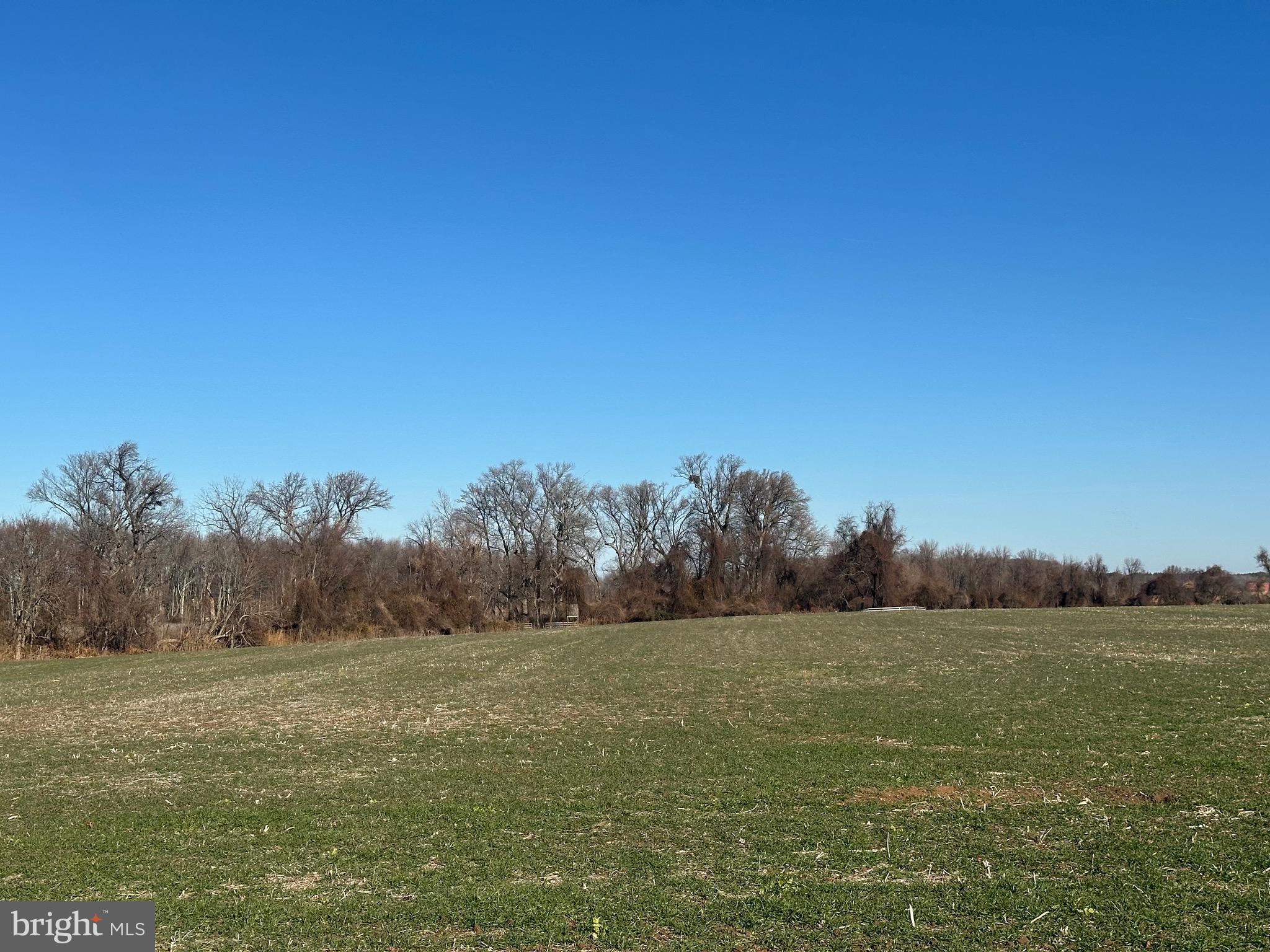 ROCK HALL - Farm