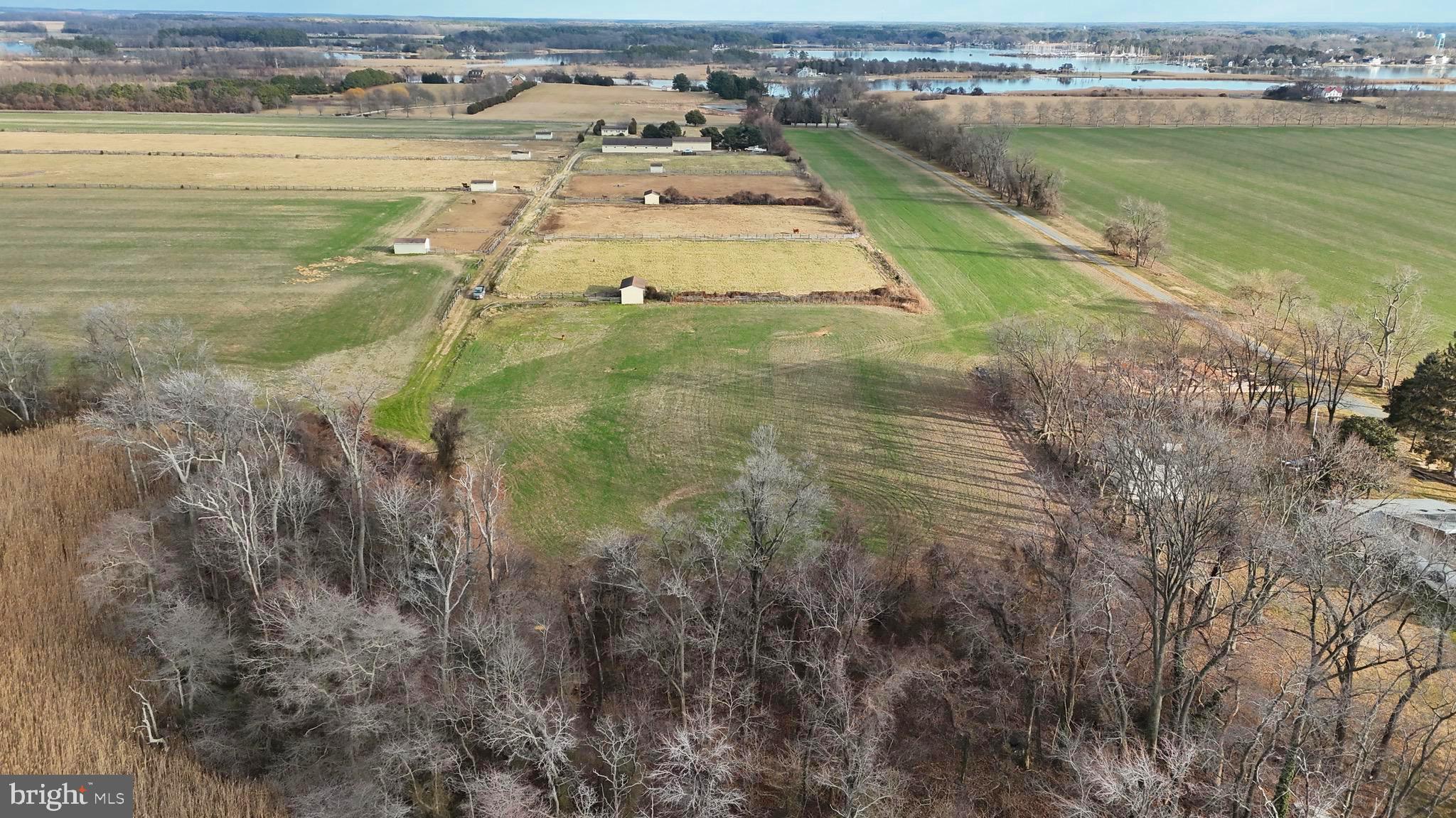 ROCK HALL - Farm