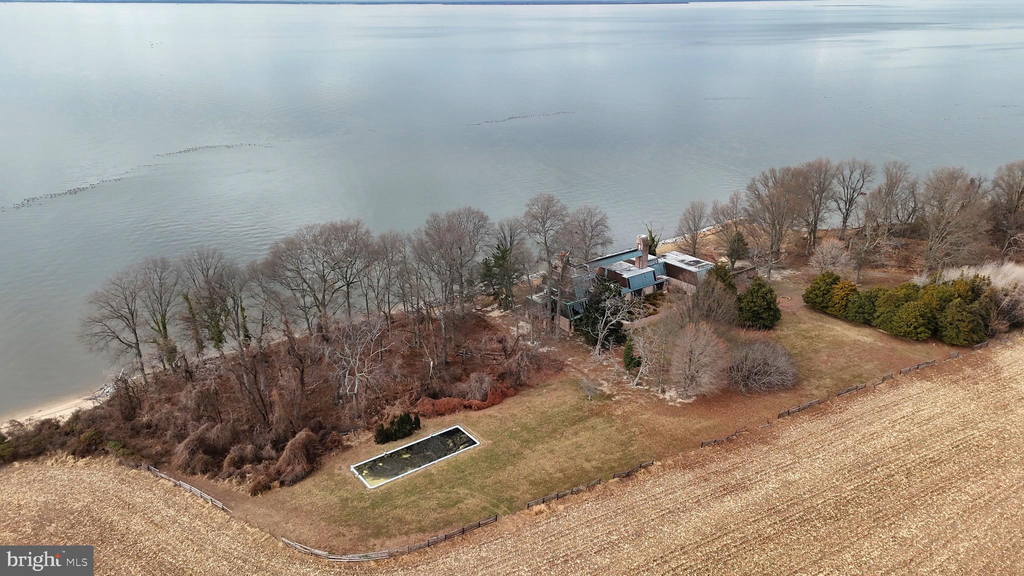 ROCK HALL - Farm