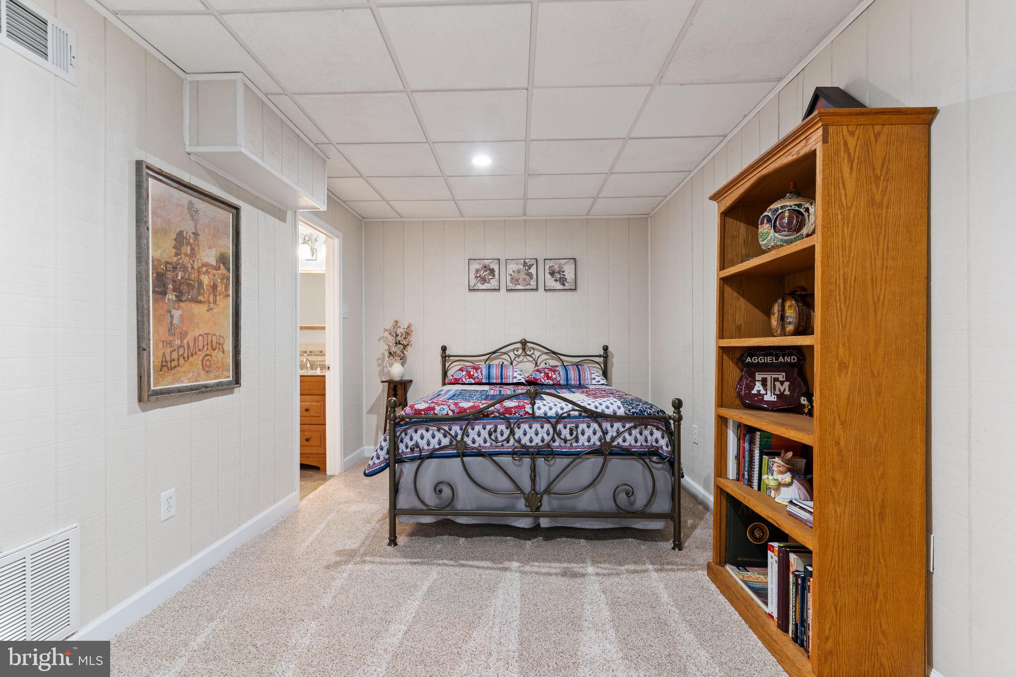 CROSS POINT - Residential