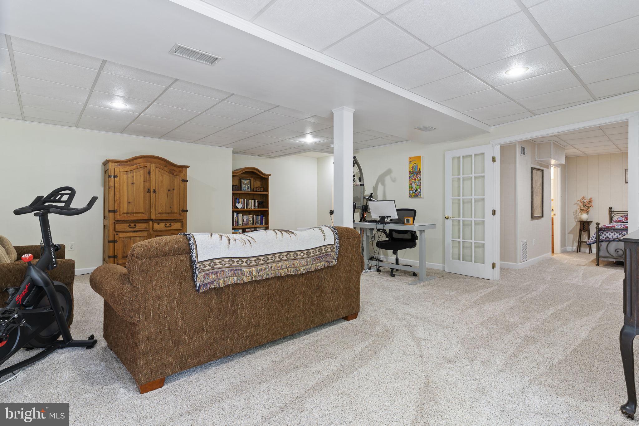 CROSS POINT - Residential