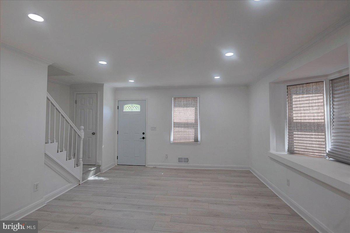 RADNOR WINSTON - Residential