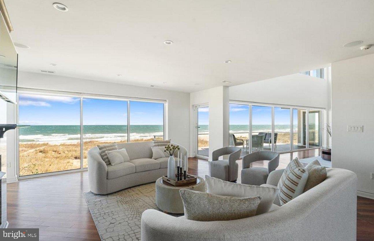 SANDBRIDGE BEACH - Residential