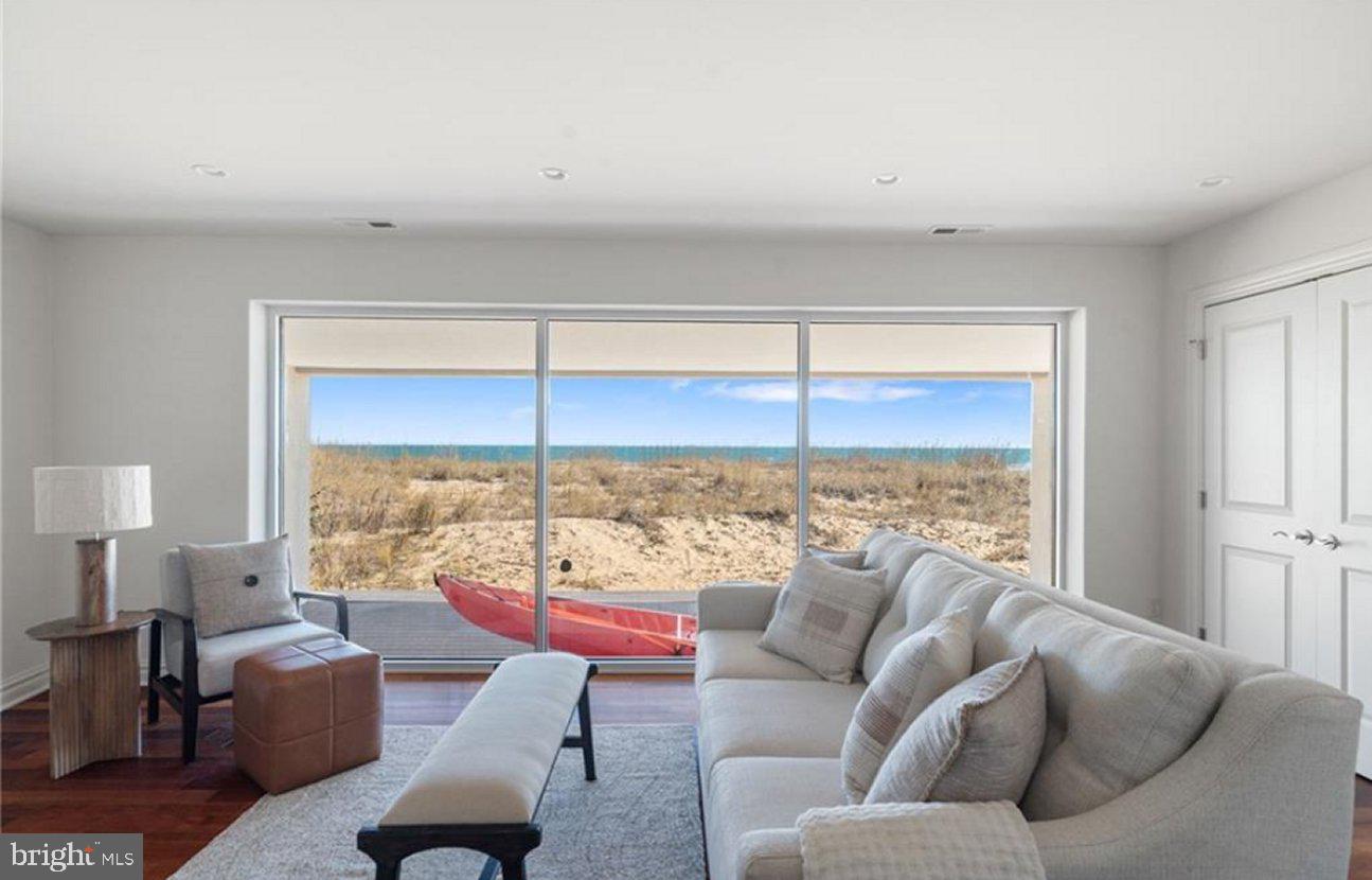 SANDBRIDGE BEACH - Residential