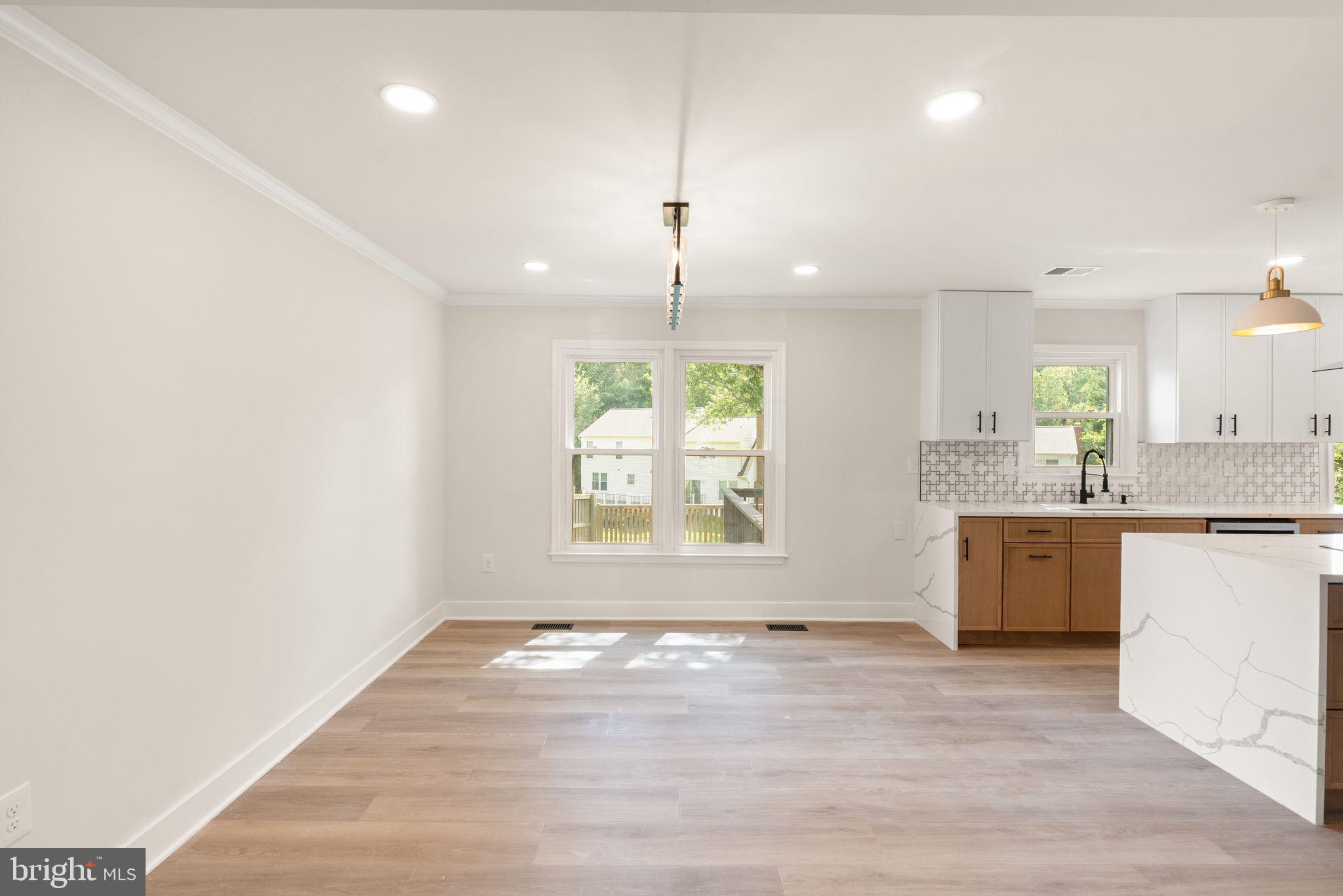 POPLAR TREE WOODS - Residential