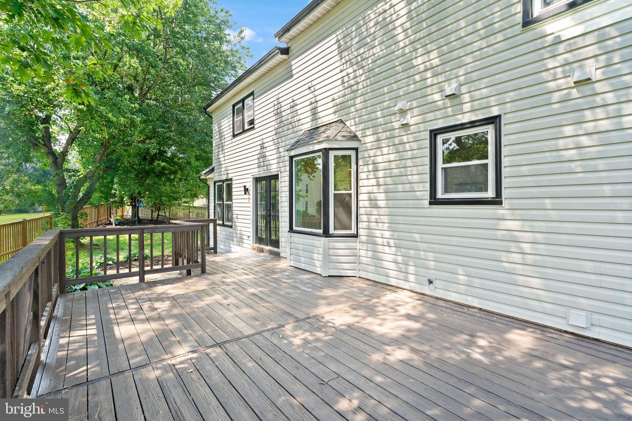POPLAR TREE WOODS - Residential