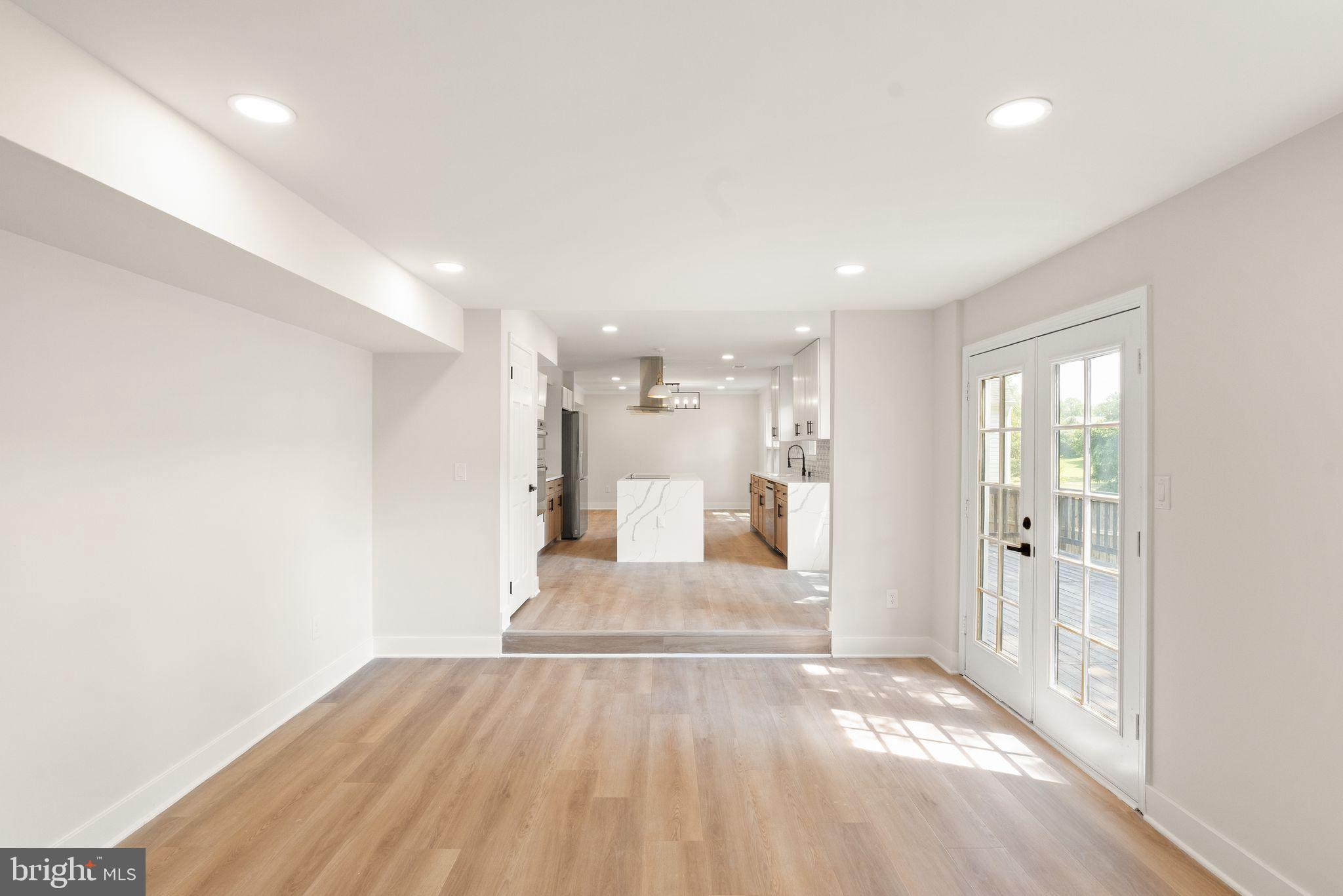 POPLAR TREE WOODS - Residential