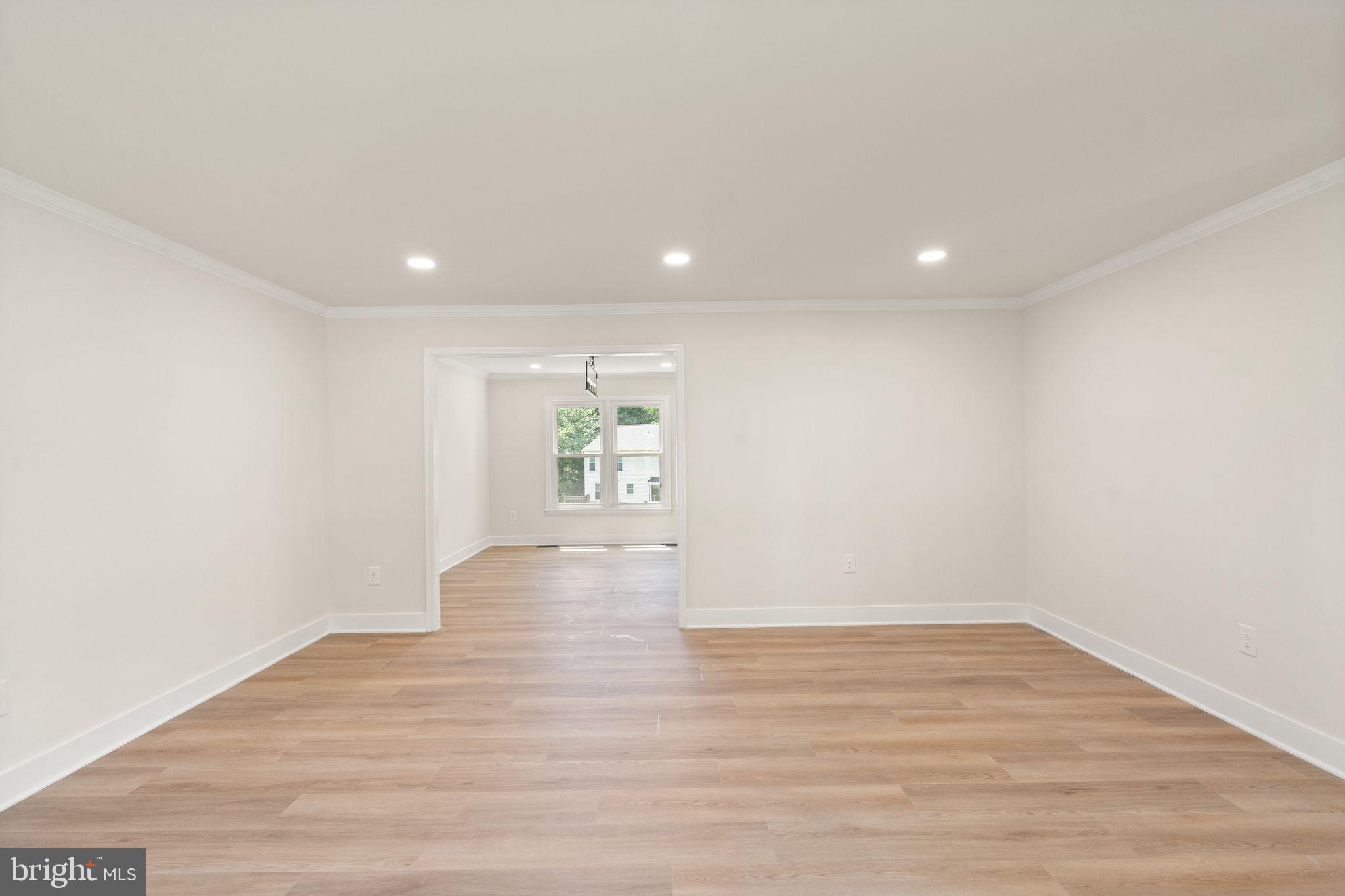 POPLAR TREE WOODS - Residential