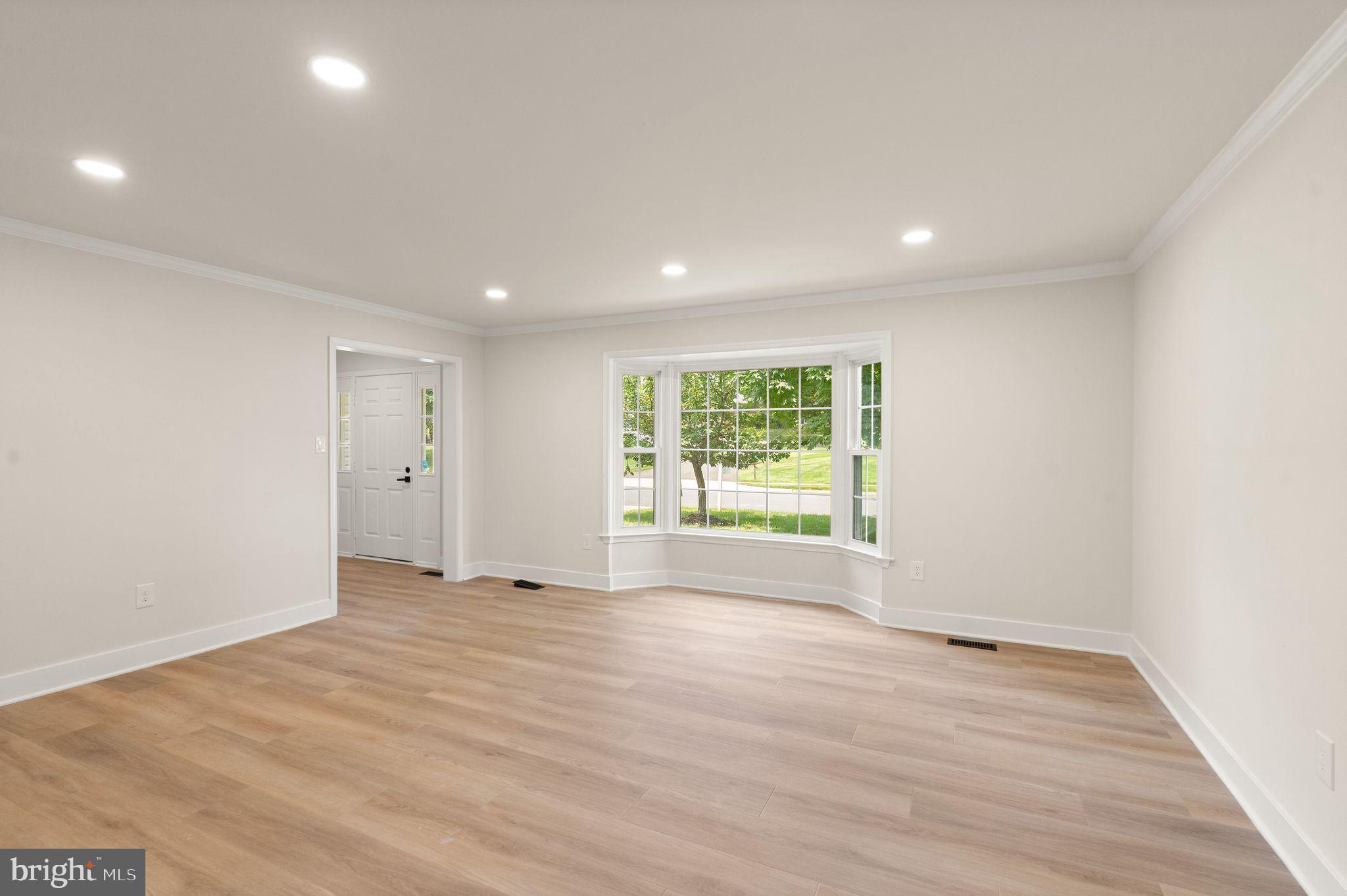 POPLAR TREE WOODS - Residential