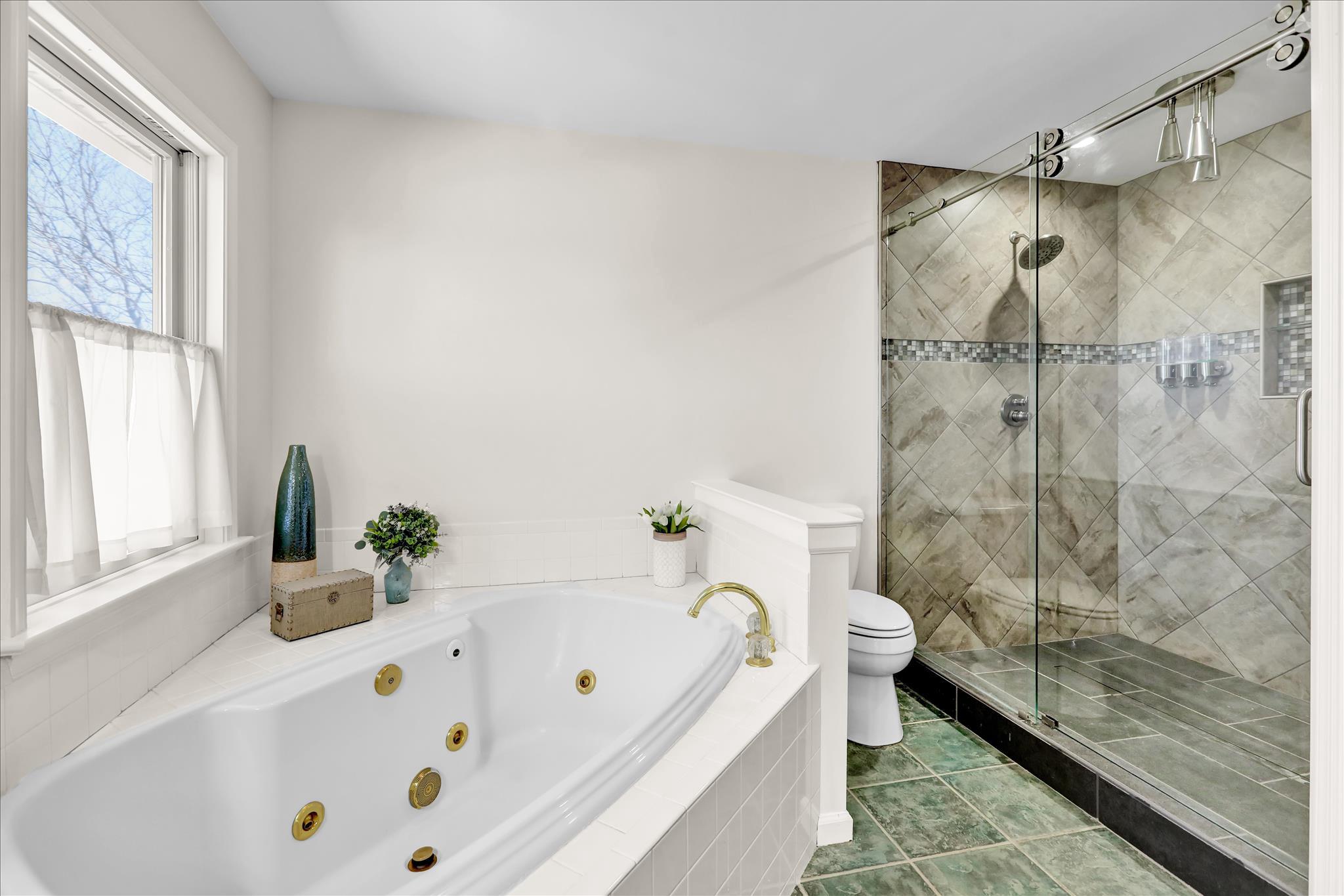 CREEKSIDE ESTATES - Residential
