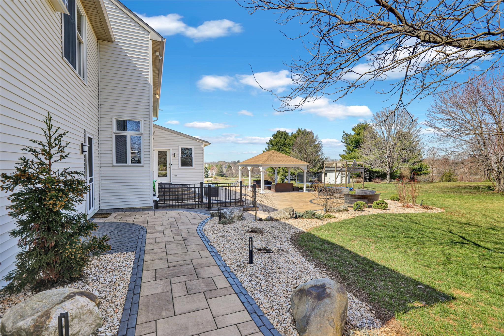 CREEKSIDE ESTATES - Residential