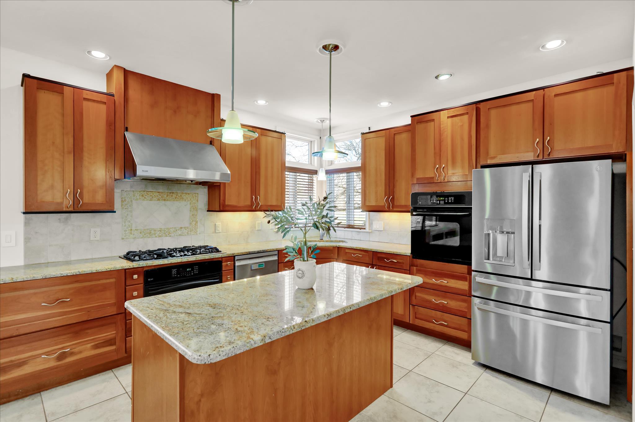 CREEKSIDE ESTATES - Residential