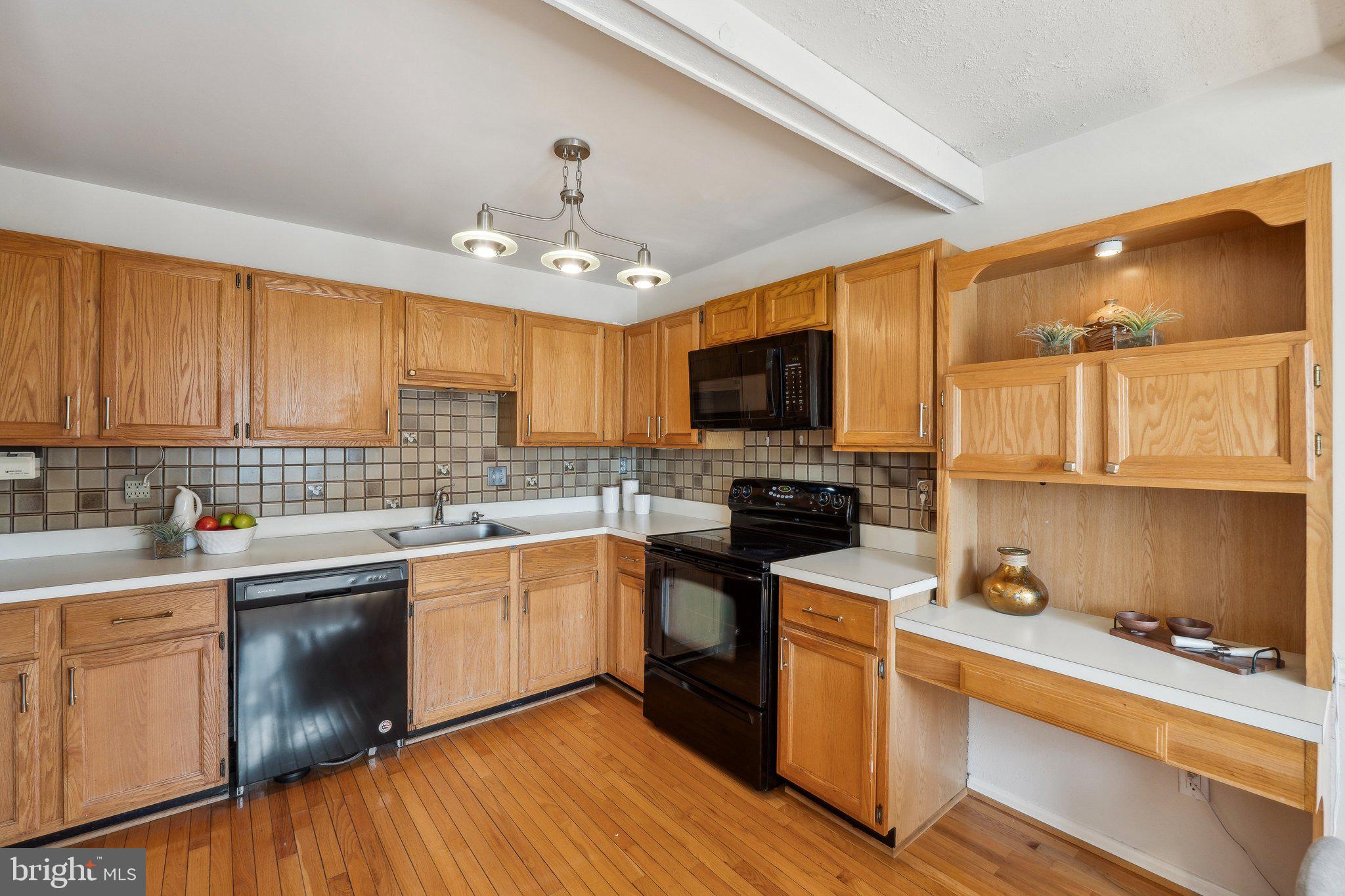 FAIRWAY ISLAND - Residential