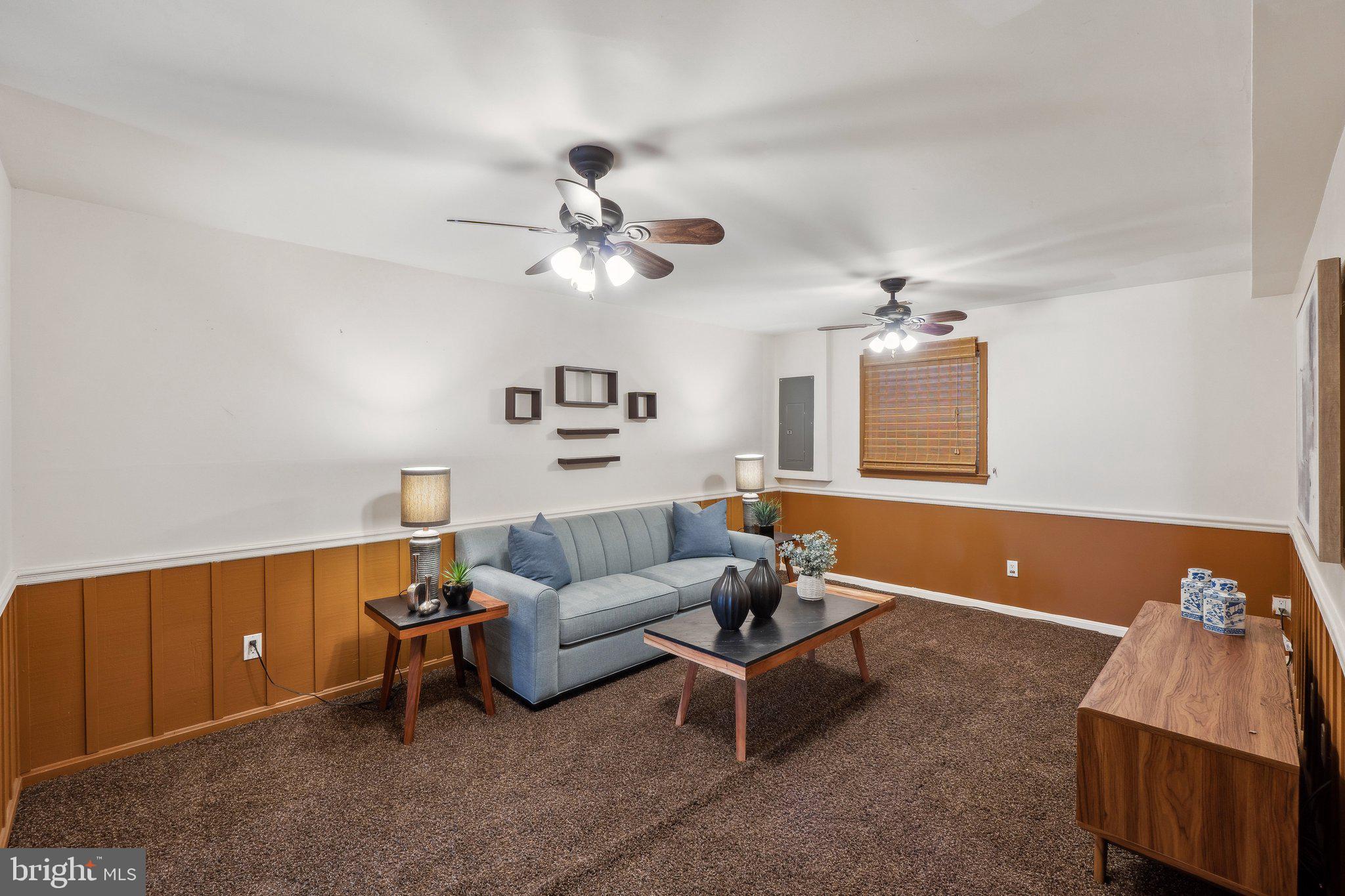 FAIRWAY ISLAND - Residential