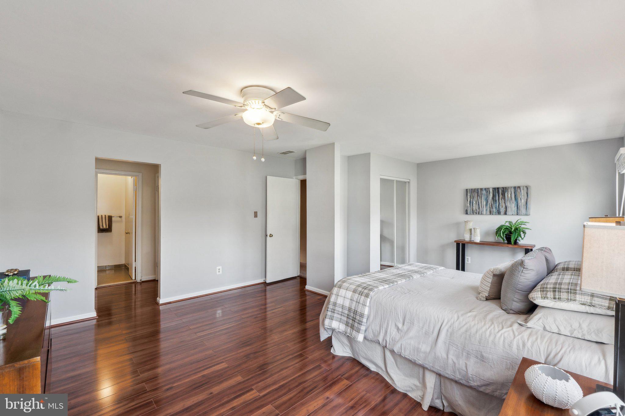 FAIRWAY ISLAND - Residential