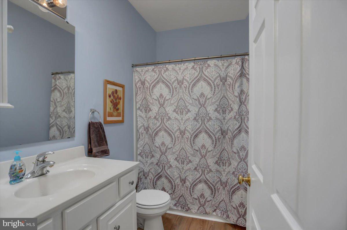 COUNTRY MANOR - Residential