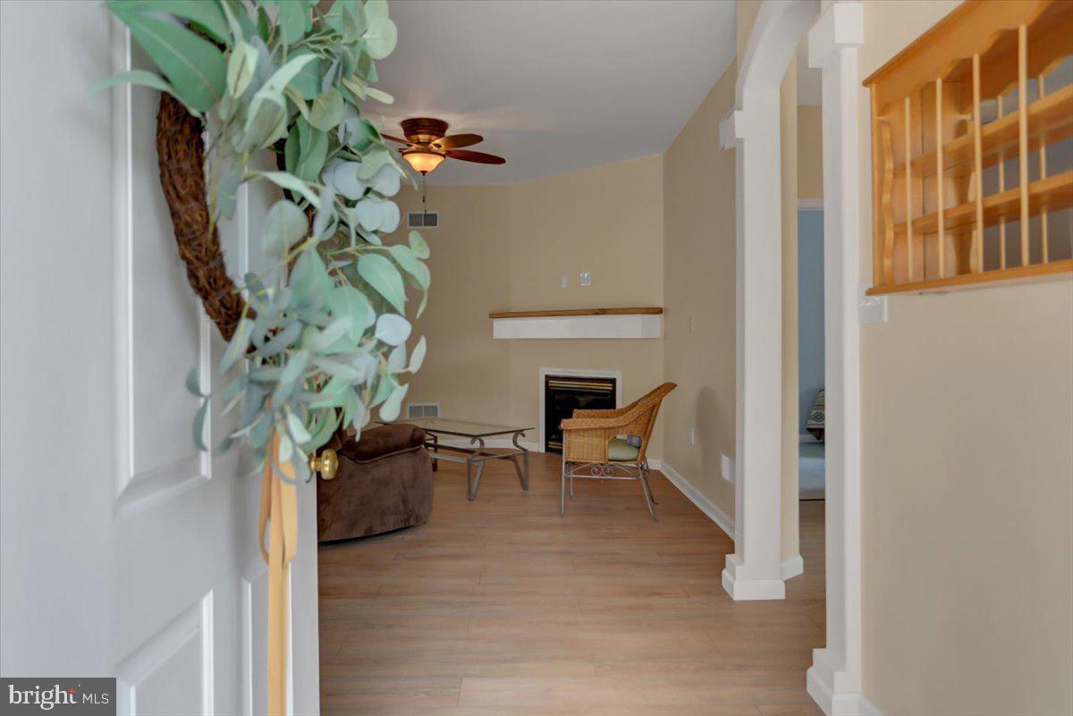 COUNTRY MANOR - Residential