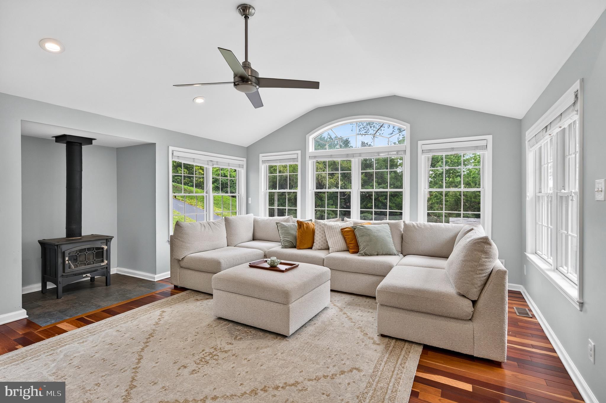 GRANDVIEW ACRES - Residential