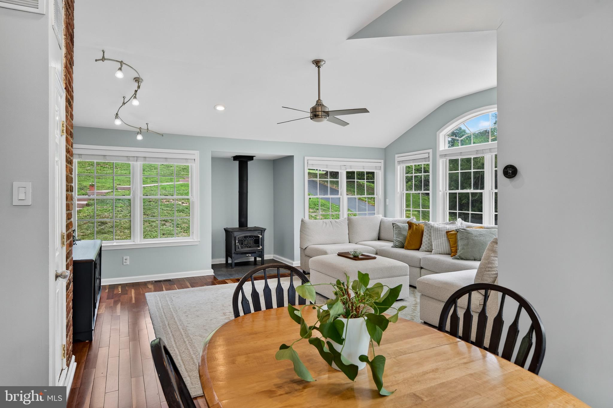 GRANDVIEW ACRES - Residential