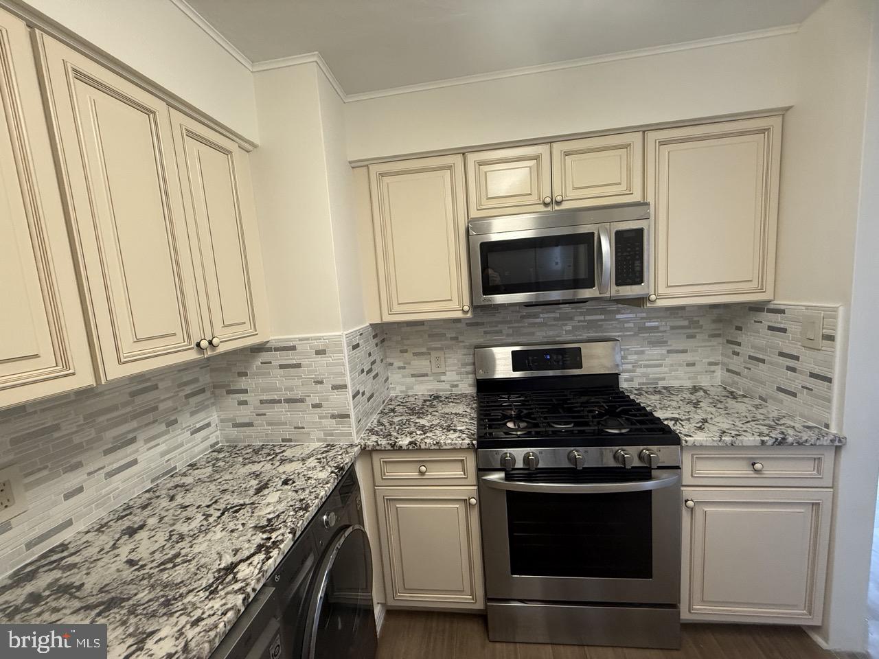 SUTTON TERR - Residential