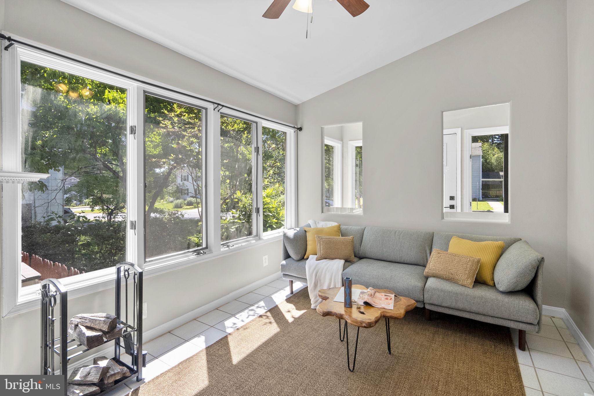 HOLLYWOOD - Residential