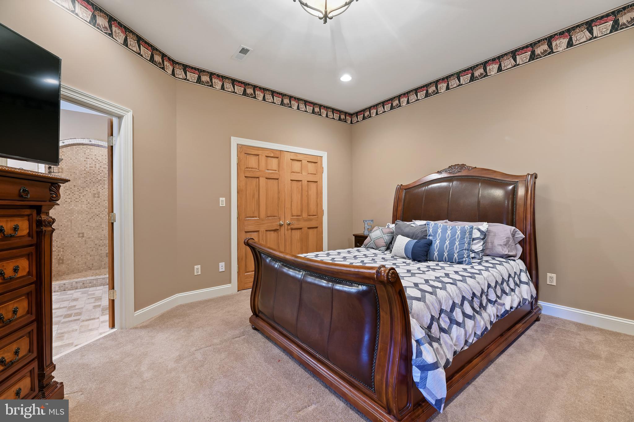 LAMBOURNE DOWNS - Residential
