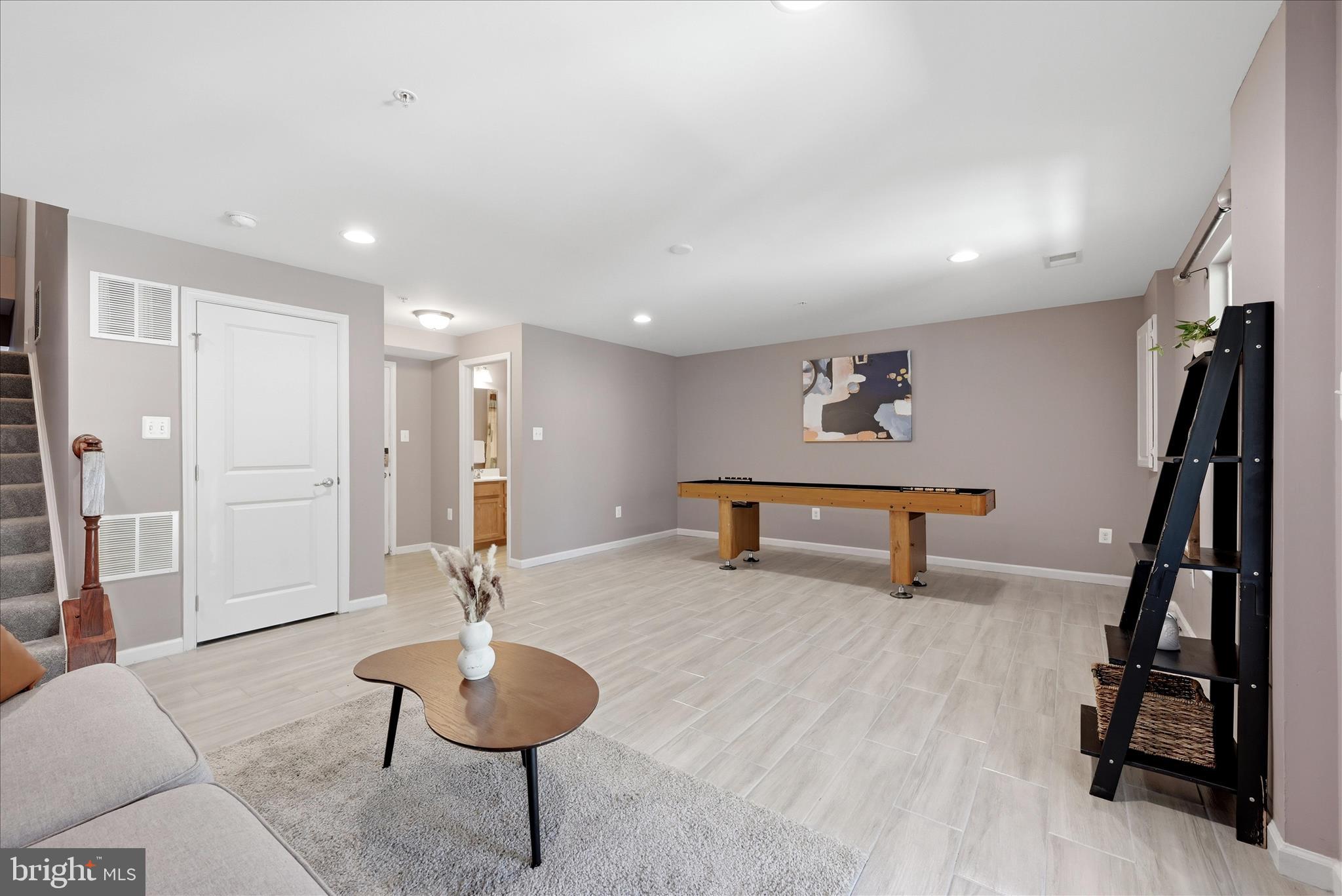 WATERFORD HILLS - Residential