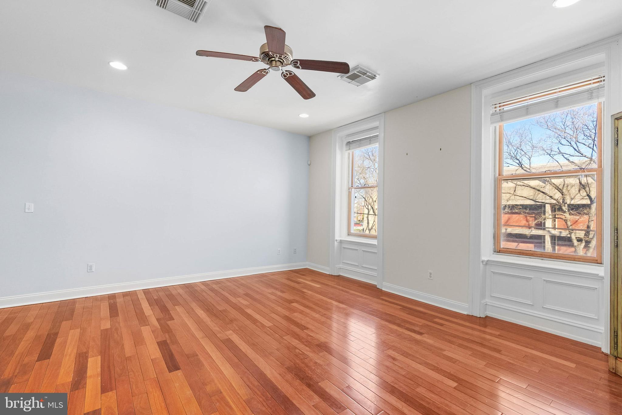 FAIRMOUNT - Residential Income