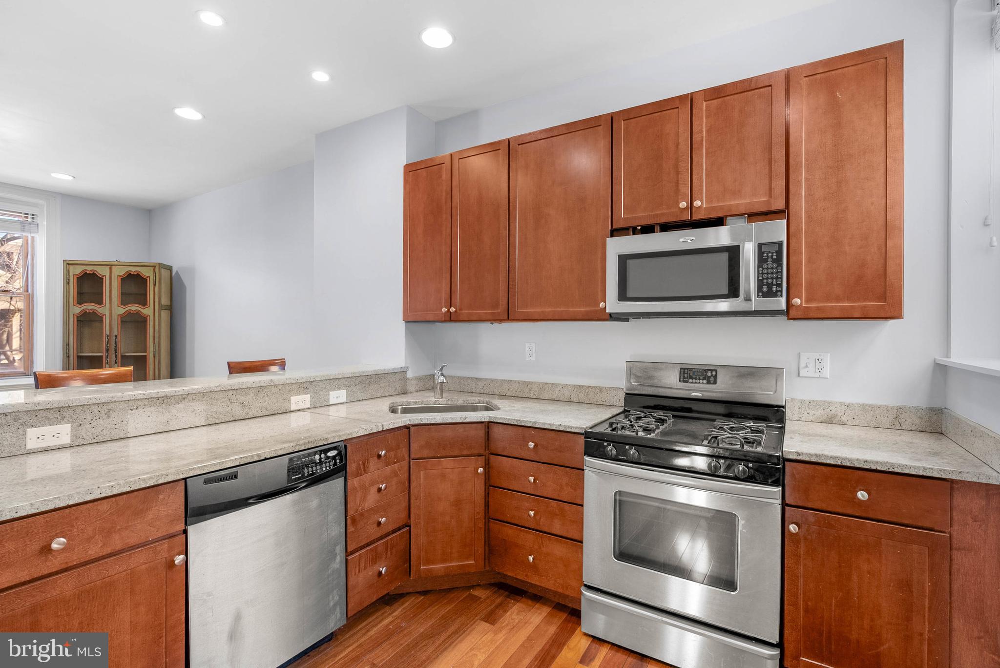 FAIRMOUNT - Residential Income