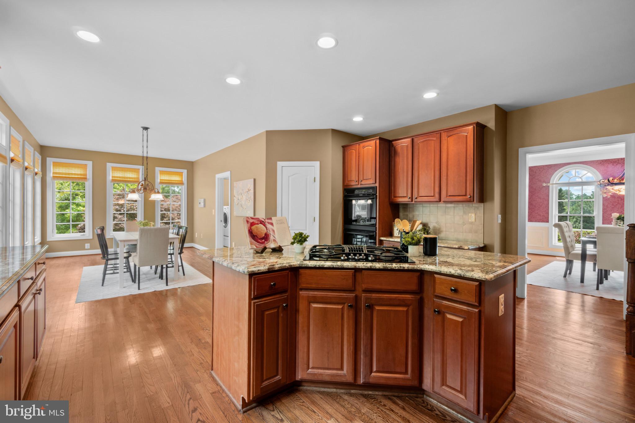 MANOR OAKS - Residential