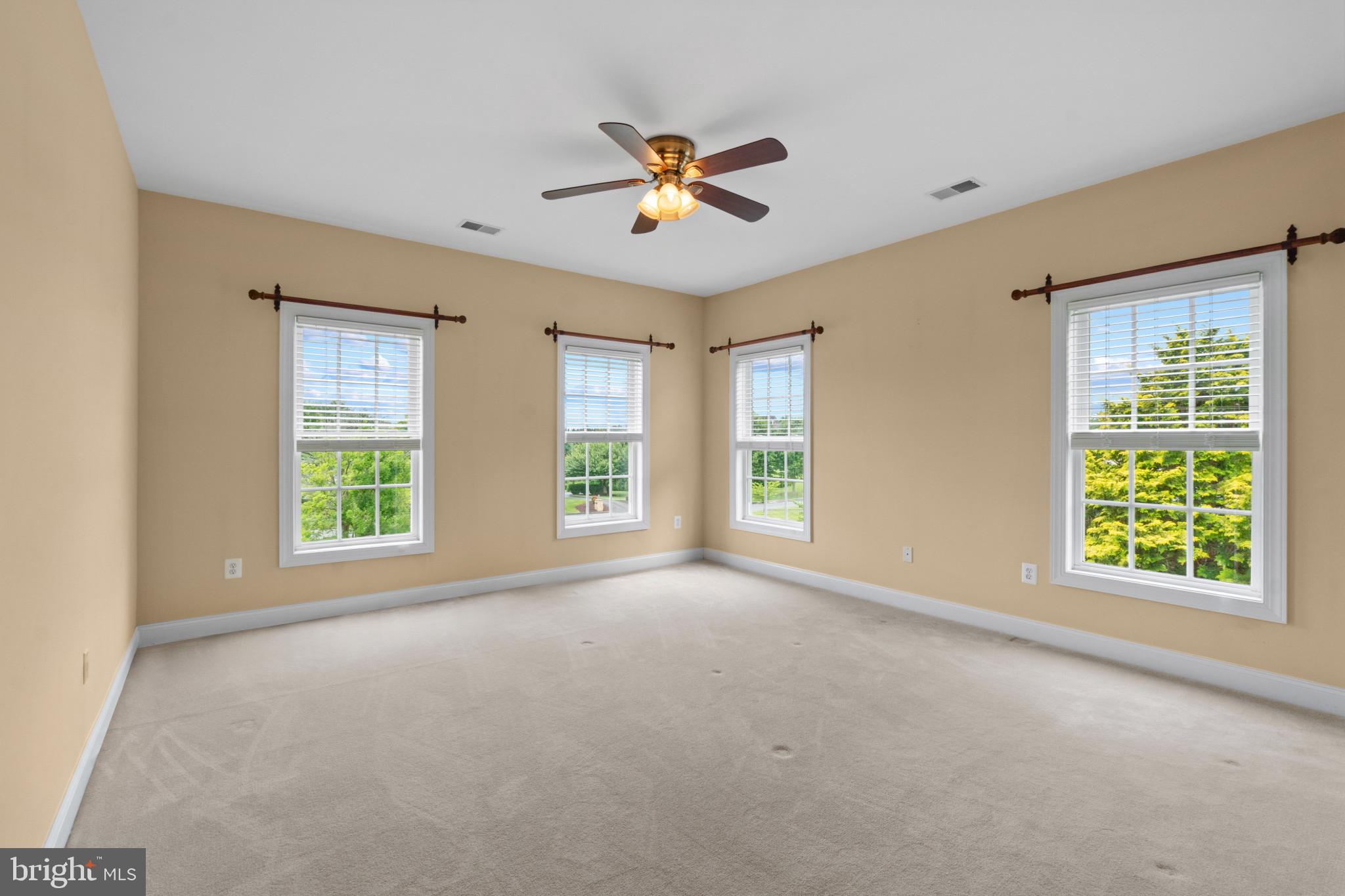 MANOR OAKS - Residential