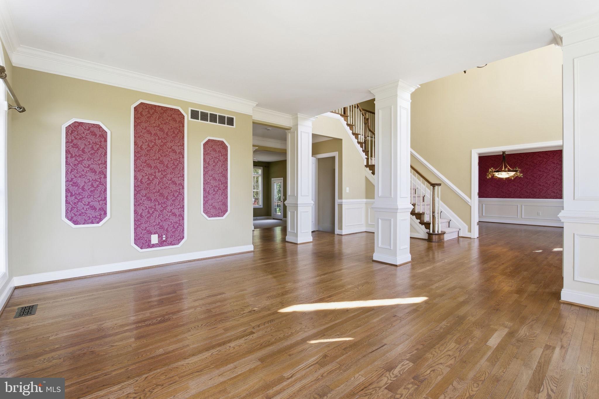 MANOR OAKS - Residential