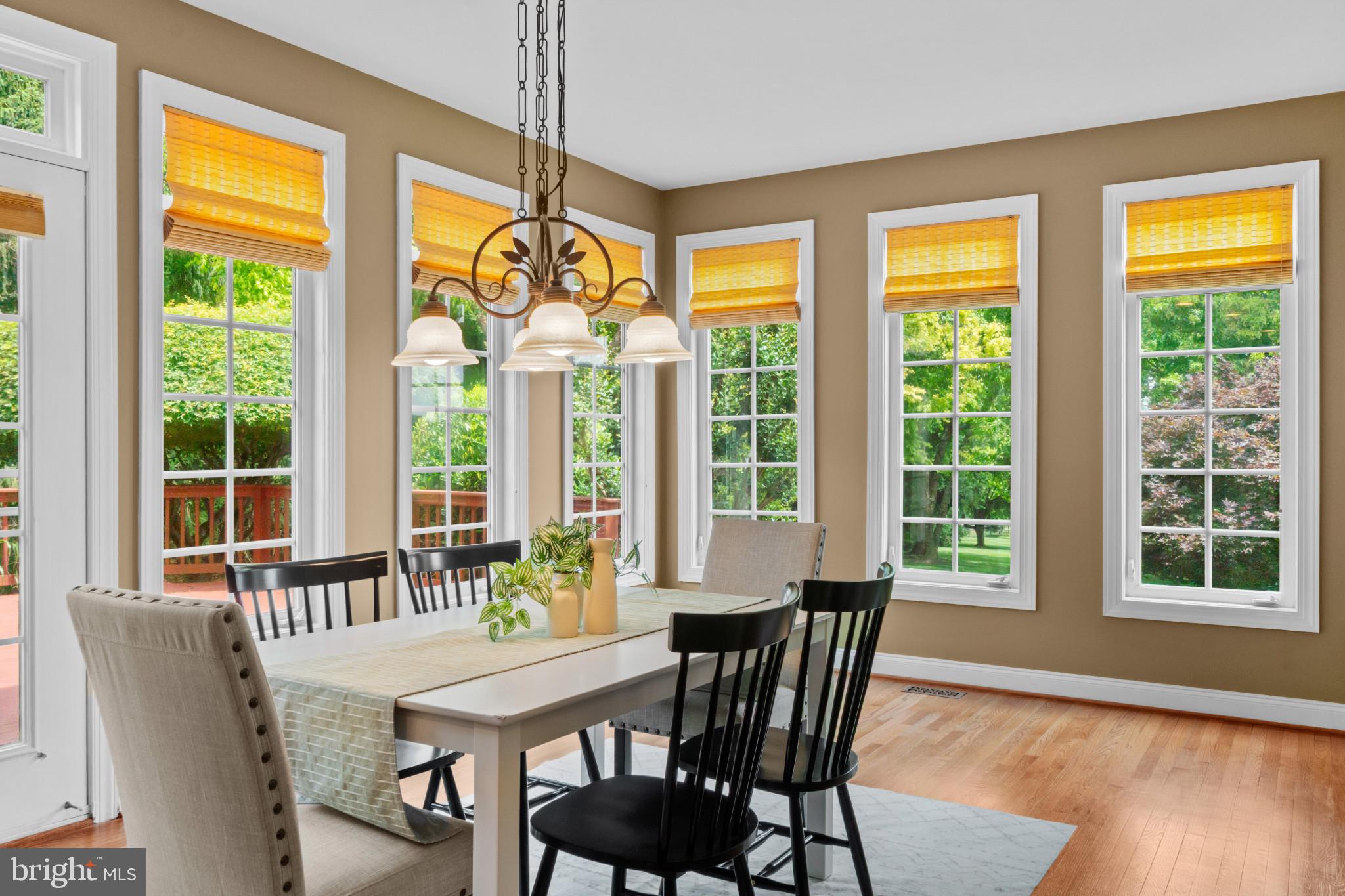 MANOR OAKS - Residential