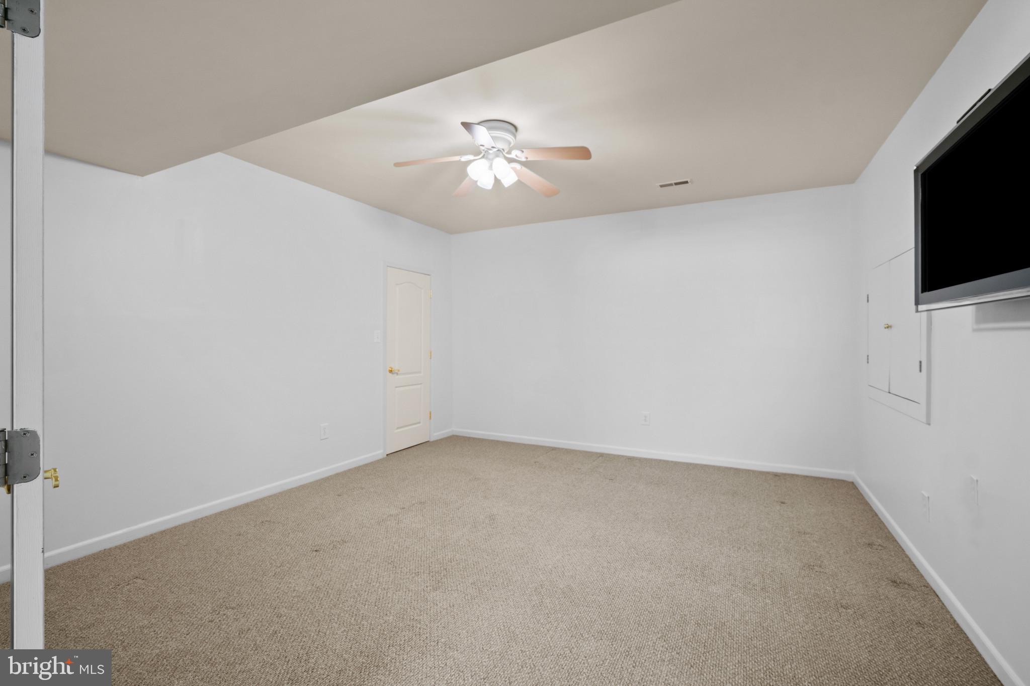 MANOR OAKS - Residential